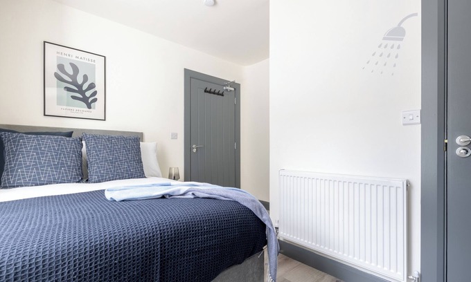 Londonderry Apartment | Derry City, Northern Ireland - City Rooms (Room 1)