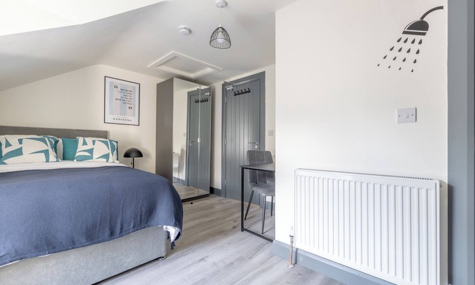 Londonderry House | Derry City, Northern Ireland - City Rooms (Room 6)