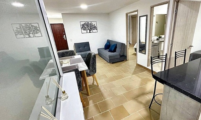 Guayabal Apartment | Descubre Medellín: Apartamento Céntrico y Equipado