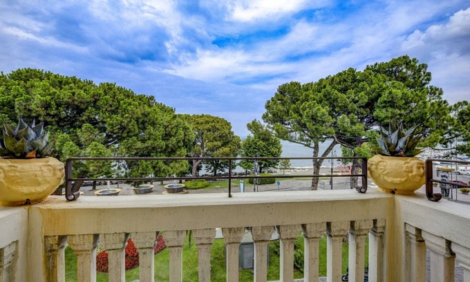 Desenzano del Garda City Centre Apartment | Desenzanoloft Palazzo Visconti - Gran Lugana