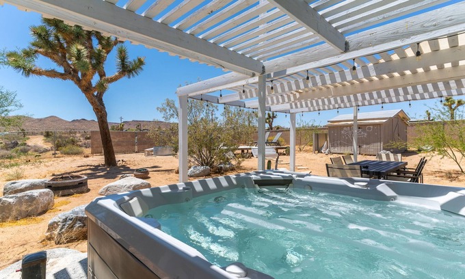 Yucca Valley House | Desert Escape: Stargazing, Pet-Friendly, Starlink