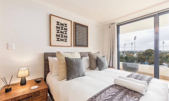 Claremont Apartment | Designer Apartment | Mountain Views and Rooftop Pool