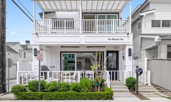 Balboa Island House | Designer Balboa Home with elevator, steps from the water