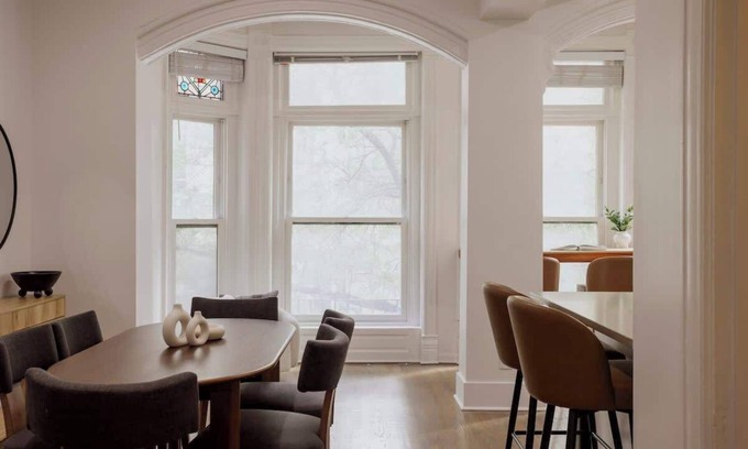 Rush and Division Apartment | Designer Combo 2E & 2W | Heart of Gold Coast/River North
