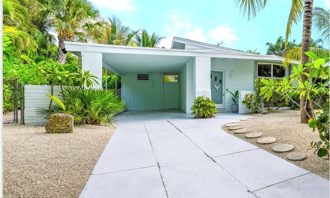 Northwood Shores House | Designer-Owned Mid-century Pool Home in Historic Downtown West Palm Beach