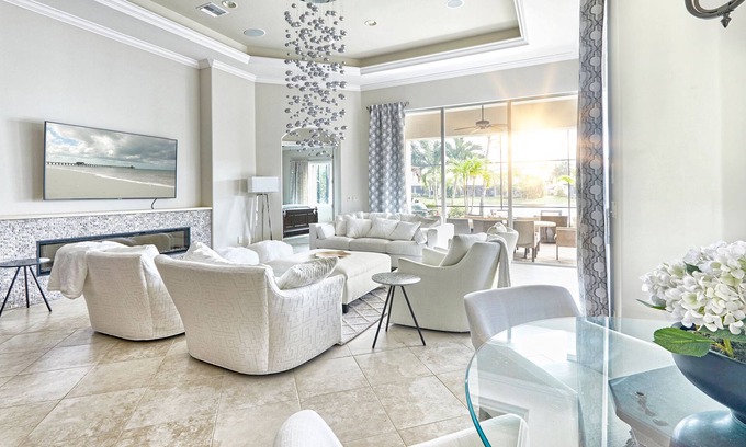 The Majors House | Designers dream home with amazing outdoor living with own tiki bar.