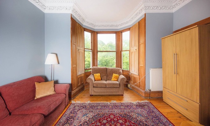 Newington Apartment | Desirable Edinburgh Retreat With Famous Park Views