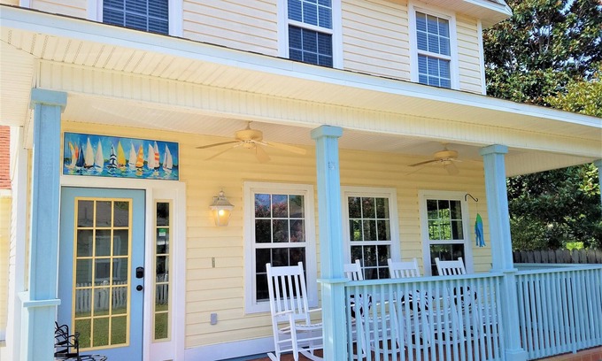 Crystal Beach House | DESTIN FL-Buy 3 nights get 1 free in 2025 -Walk to beach/community pool/pets ok