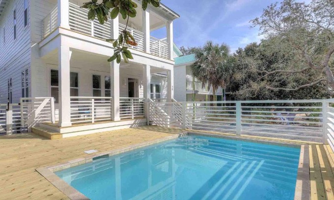 Crystal Beach House | DESTINation Paradise