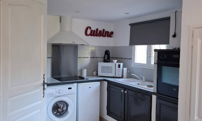 Les Adrets-de-l'Esterel Apartment | Detached apartment between sea and mountains, not overlooked, view of the esterel