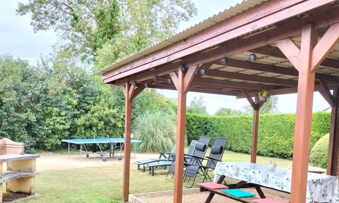 Broc House | Detached chalet Ping-pong, pétanque, barbecue, pergola.