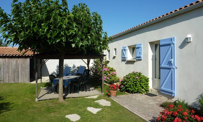 Saint-Georges-d'Oleron House | Detached villa 85 m2, enclosed garden, close to the sea (300m), free WIFI.