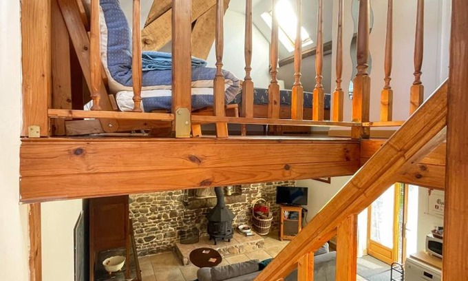 L'Epinay-le-Comte Cottage | Detached house in Normandy with outdoor spa, Wifi, and enclosed garden