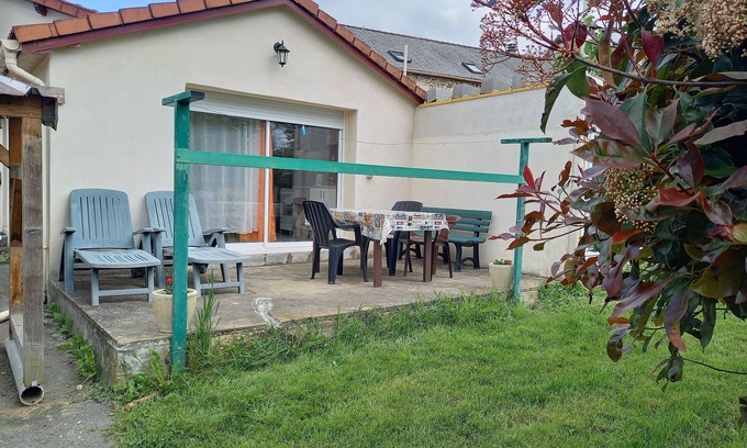 Jassat House | Detached house 3 km from shops.2 bedrooms, pets OK +11€ LA NUIT/SPAS.