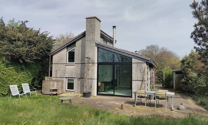 Egmond-Binnen House | Detached house, fantastic location - dune, beach and sea