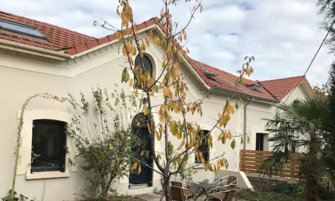 Cret de Roc House | DETACHED HOUSE WITH GARDEN IN THE TOWN CENTER