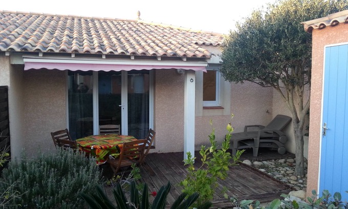 Gruissan Cabin | Detached house with terraces, garden and swimming pool.