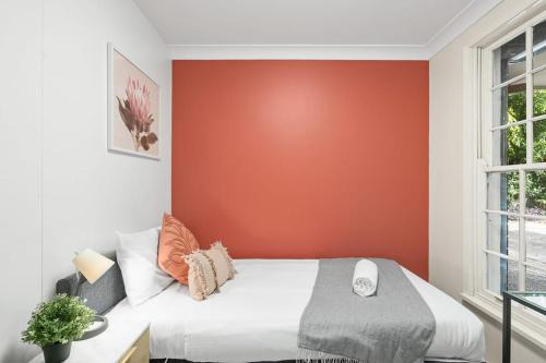 Pymble House | Detached Single Room - Central Spot in Pymble - Shared Bathroom