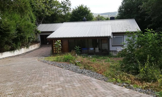 Gonnersdorf House | Detached vacation home with 3 bedrooms in a natural garden.