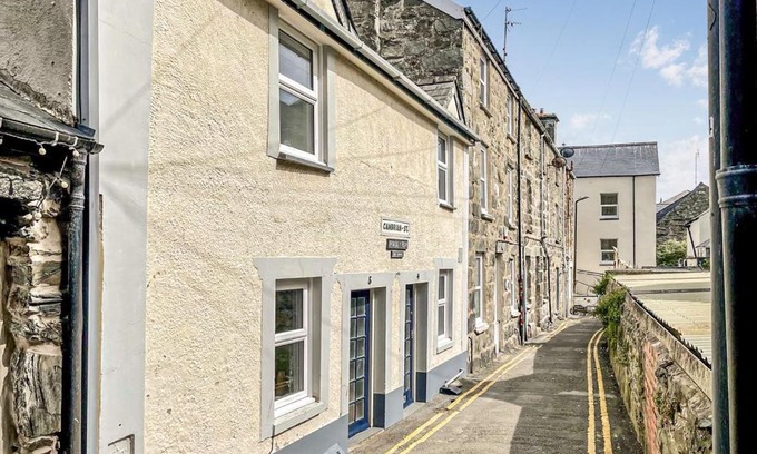Barmouth House | Deu-Ddrws