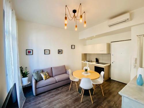 Carnot Apartment | Deux pièces proche Palais et plages