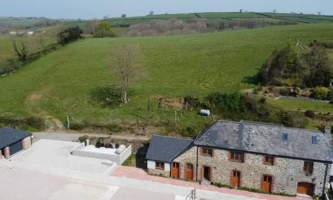 Saltash House | DeVollard Cornish Cottage Position in the Beautiful Village of Trematon Cornwall
