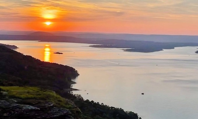 Quitman House | Diamond Bluff Lodge on Greers Ferry Lake
