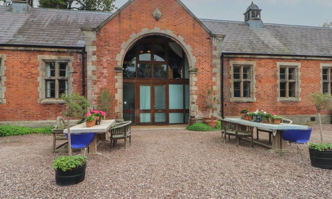 Amerton Cottage | DIAMOND LODGE, pet friendly, luxury holiday cottage in Great Haywood