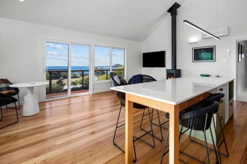 Bicheno House | Diamond Skies