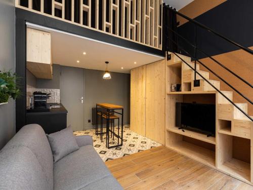 1st Arrondissement Apartment | DIFY Bicyclette - Hotel de Ville