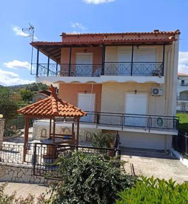 Petalidi Apartment | Dimitra's Little House