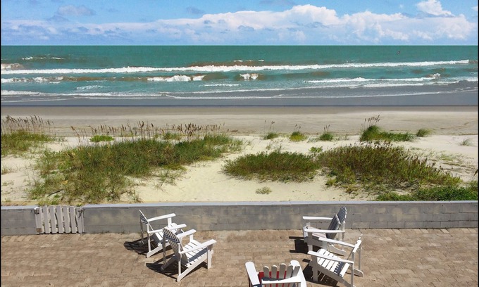 Boardwalk House | DIRECT OCEAN FRONT HOME SLEEPS 14- HUGE OCEANFRONT PATIO NEAR FLAGLER AVE!
