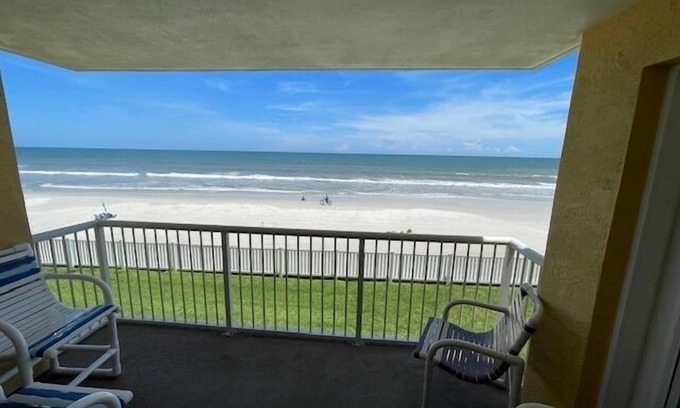 Brown Condo | Direct Ocean Front Second Floor 2/2