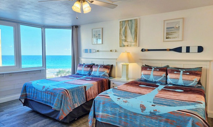Panama City Beach Condo | 🐬Direct Oceanfront Resort 🏖️Spectacular view🌞FREE Beach Chairs⚡Great location