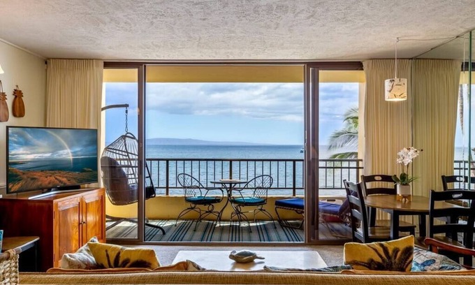 Kihei Apartment | Direct oceanfront gem @ Sugar Beach Resort, Coastal vibes, Central AC & more!n