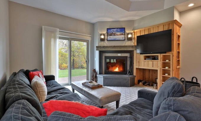 Ludlow House | Direct Ski Access from this Peaceful Ski condo at Solitude Okemo