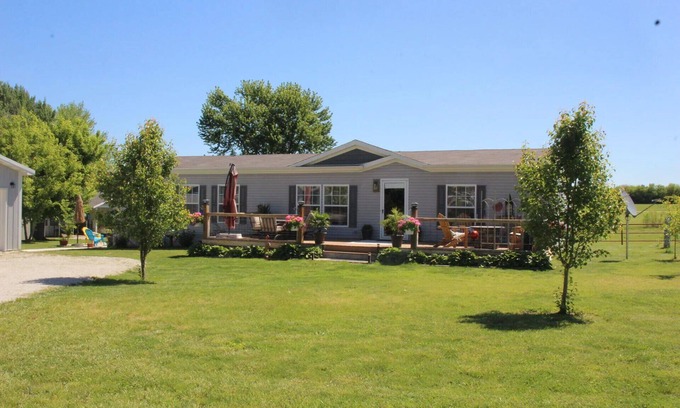 Wheatland House | Directly next door to Lucas Oil Speedway in Wheatland MO.