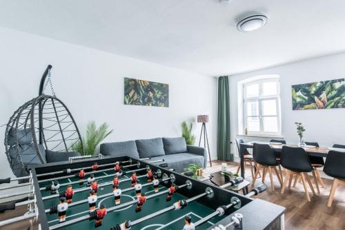 Innenstadt - Sankt Ulrich-Dom Apartment | Direkt am Königsplatz l Für 8 Personen l Beamer l Foosball