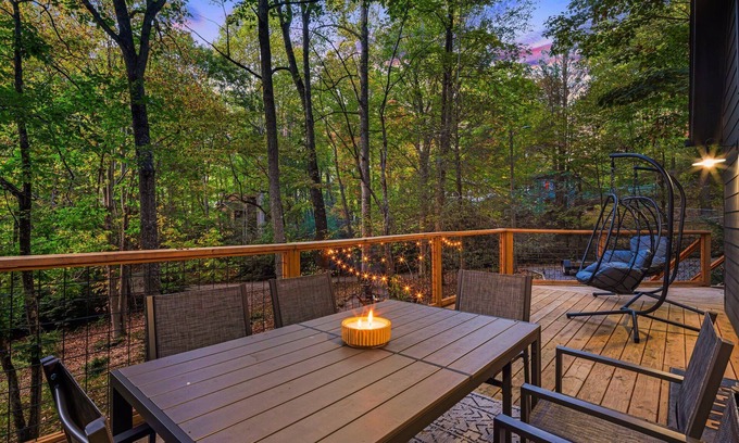 Maggie Valley House | DISCOUNTS! Sleeps 12: Hot Tub, Game Room, Cold Plunge, Fire Pit & Coffee Bar!