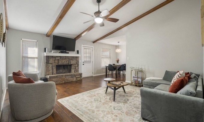 Broken Arrow House | Discover Broken Arrow charm near Oral Roberts University 14min away