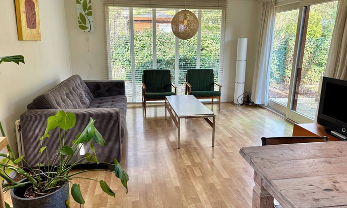 Municipality of Harderwijk House | Discover the Basic Retro and enjoy this unique accommodation with its own style and layout, perfect for a party of up to 4 people.