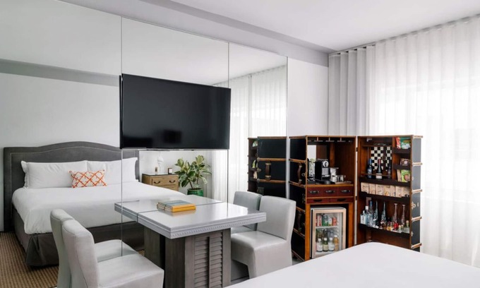 City Center Resort | Discover the Charm of Miami Beach! Oceanfront Property with Direct Beach Access!
