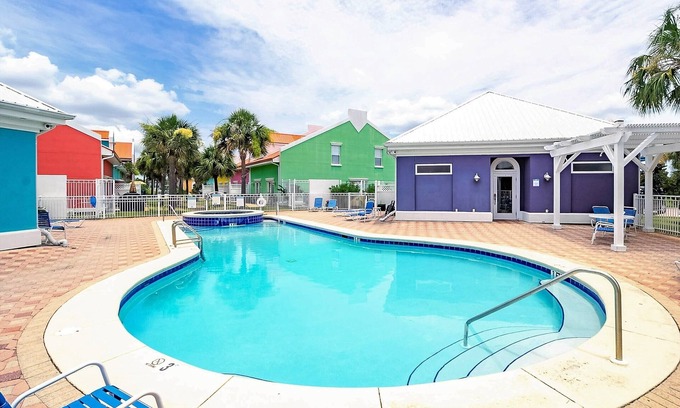 Sunset Pass Condo | Discover Tranquility: Banana Bay Resort's Home Near All the Action!