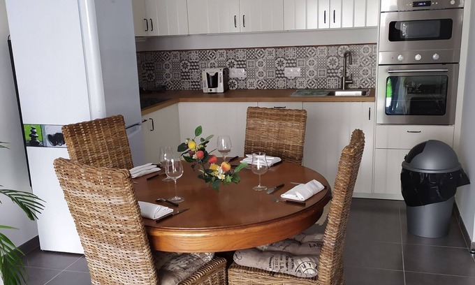 Chessy Apartment | DISNEYLAND CHESSY APPLE GARDEN