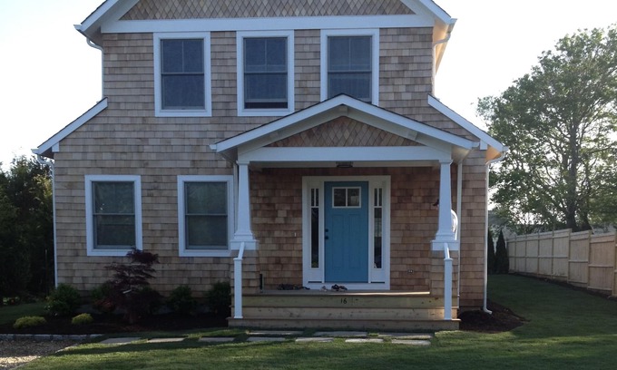 Montauk House | DITCH PLAINS HOUSE (sleeps 10)