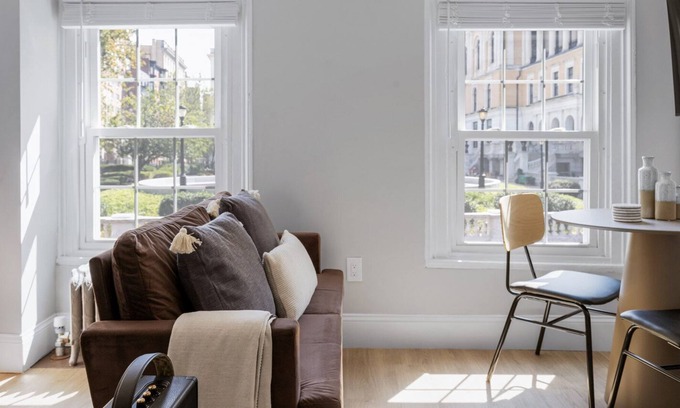 West End Apartment | Divine Beacon Hill Studio, nr Restaurants & Shops, by Blueground