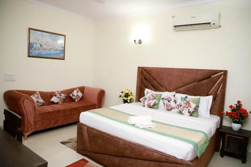 Saket Apartment | Divine India Service Apartment 3Bhk, 2B Saket