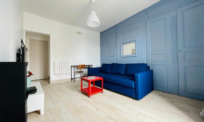 Thiers Apartment | DnN - Modern 1 BR, center Thiers - free Wifi and parking - near Lyon, Vichy, Clermont