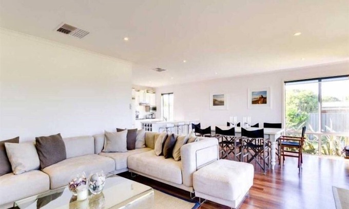 Port Willunga House | Do Drop Inn ~ Port Willunga - Large Port Willunga Property with Pets Negotiable