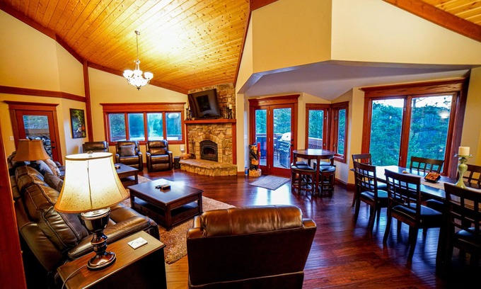 Breckenridge House | Do You Like New? Breckenridge Peak 7 - Hot Tub - Sleeps 10